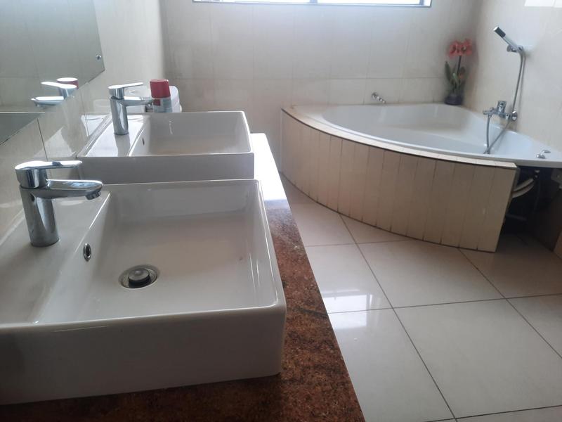 4 Bedroom Property for Sale in Three Rivers East Gauteng
