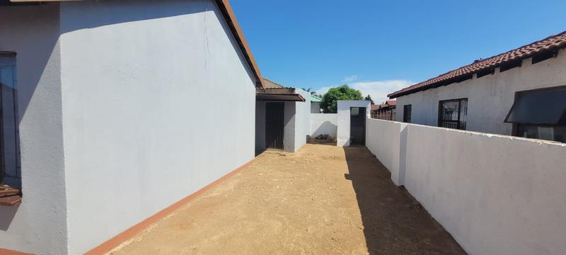 2 Bedroom Property for Sale in Soshanguve XX Gauteng