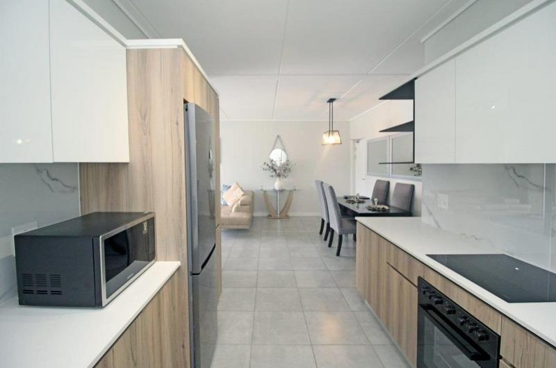 To Let 3 Bedroom Property for Rent in Waterfall Gauteng
