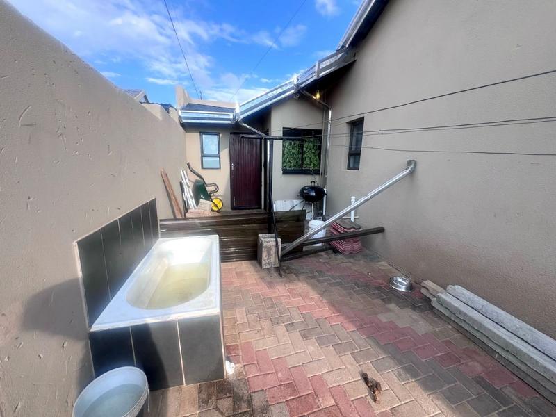 3 Bedroom Property for Sale in Kagiso Gauteng