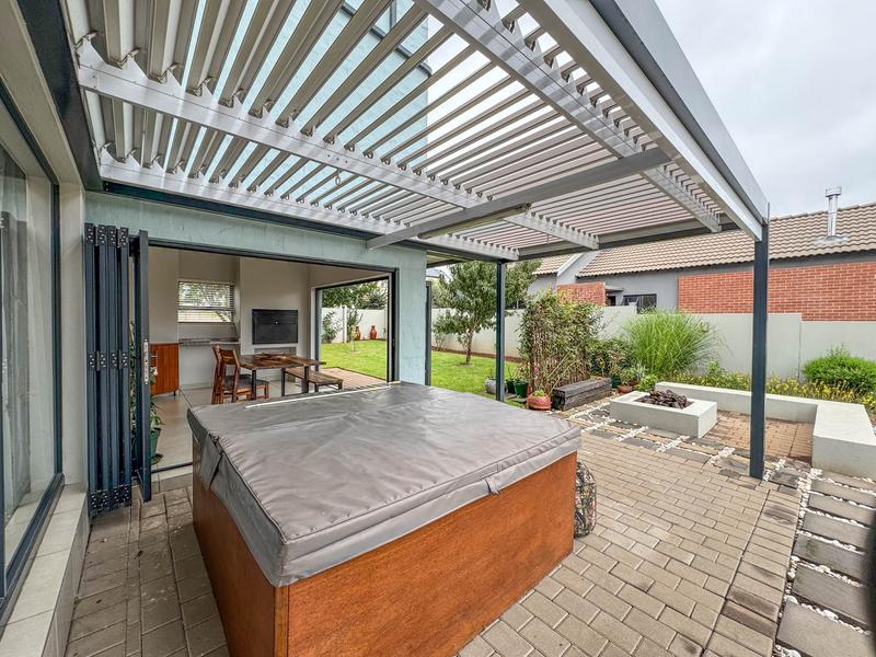3 Bedroom Property for Sale in Midstream Meadows Gauteng