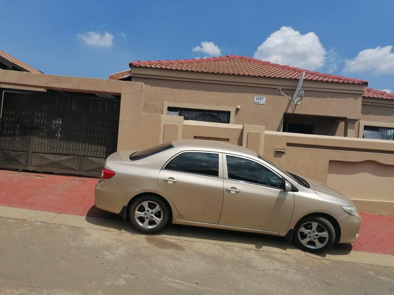 To Let 4 Bedroom Property for Rent in Protea North Gauteng