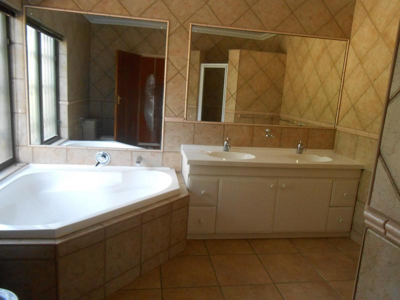 4 Bedroom Property for Sale in Waterkloof A H Gauteng