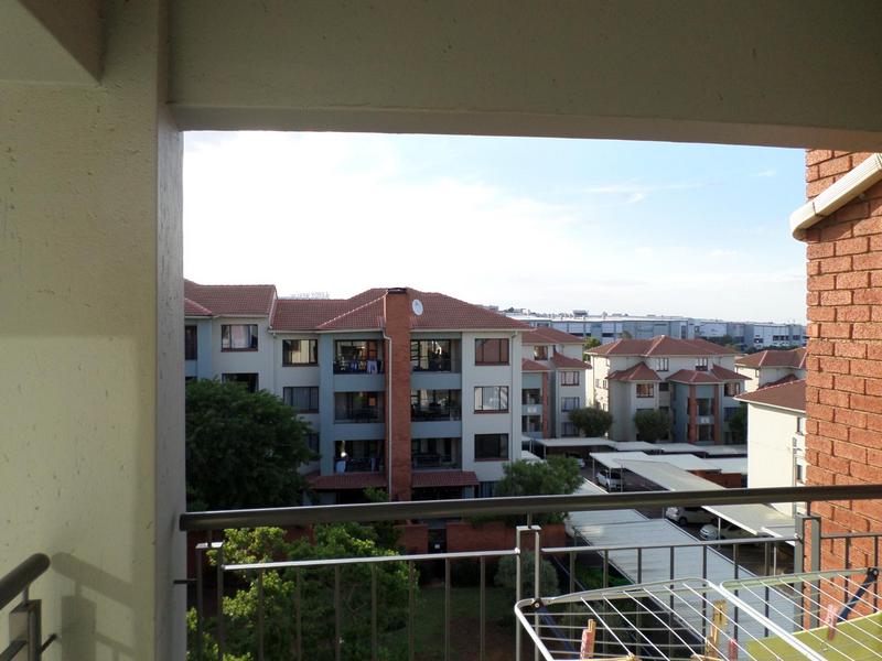 2 Bedroom Property for Sale in Greenstone Hill Gauteng