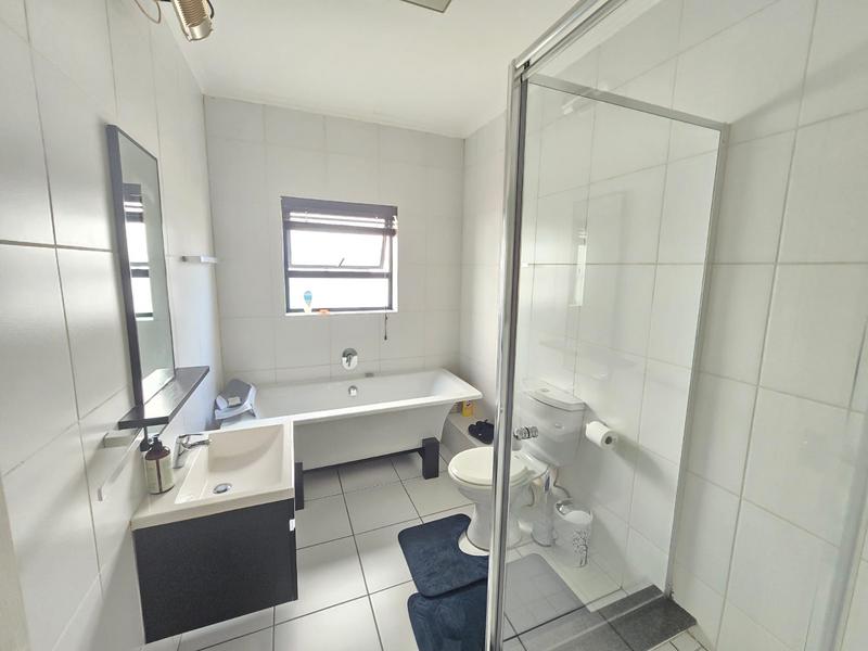 3 Bedroom Property for Sale in Greenstone Hill Gauteng