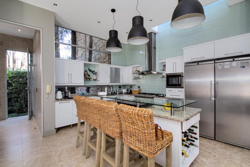 4 Bedroom Property for Sale in Fourways Gardens Gauteng