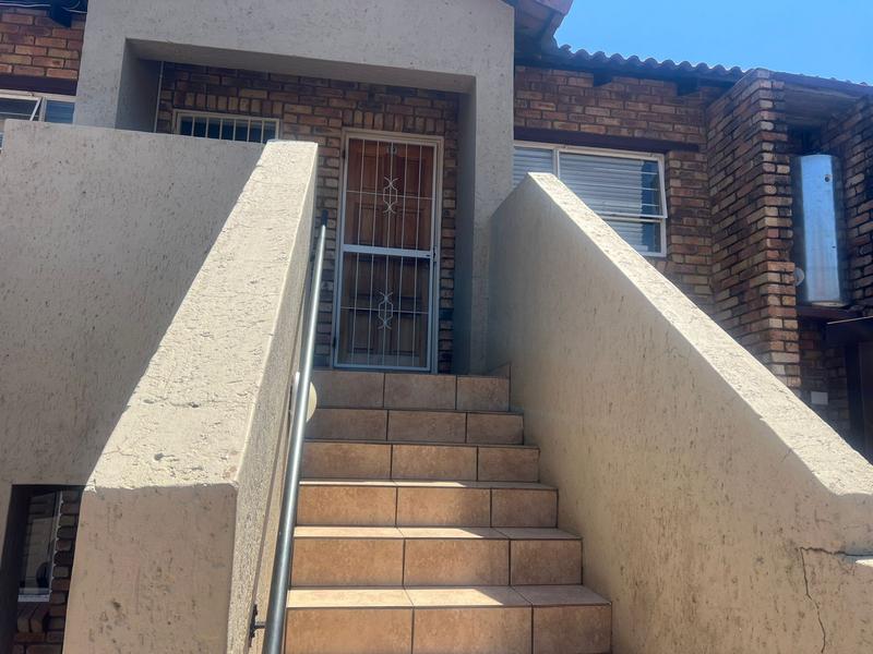 2 Bedroom Property for Sale in Vorna Valley Gauteng