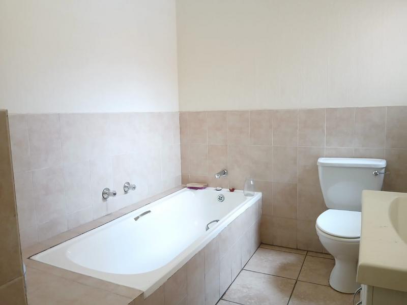 2 Bedroom Property for Sale in Vorna Valley Gauteng