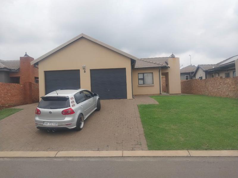 3 Bedroom Property for Sale in Clayville Gauteng