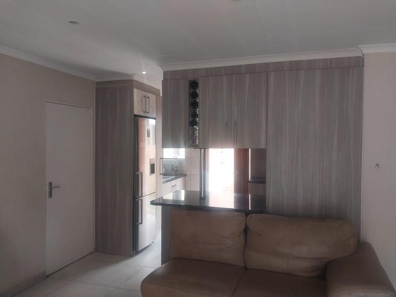 3 Bedroom Property for Sale in Clayville Gauteng