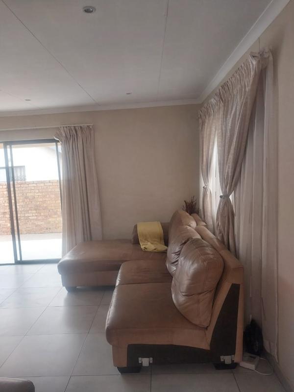3 Bedroom Property for Sale in Clayville Gauteng