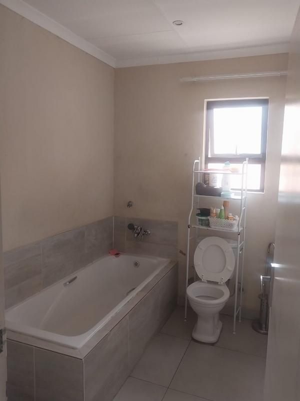 3 Bedroom Property for Sale in Clayville Gauteng