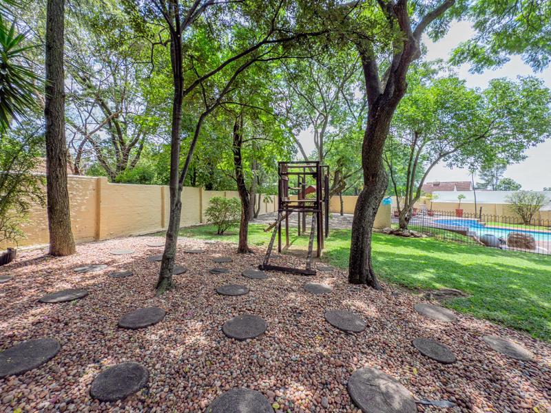 4 Bedroom Property for Sale in Magaliessig Gauteng