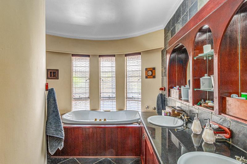 4 Bedroom Property for Sale in Magaliessig Gauteng
