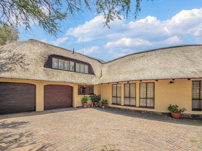 4 Bedroom Property for Sale in Magaliessig Gauteng