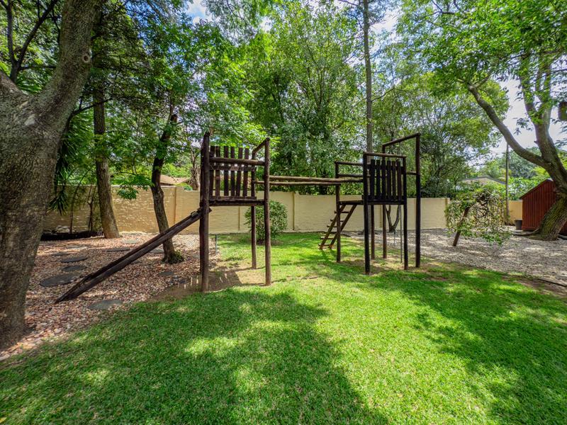 4 Bedroom Property for Sale in Magaliessig Gauteng