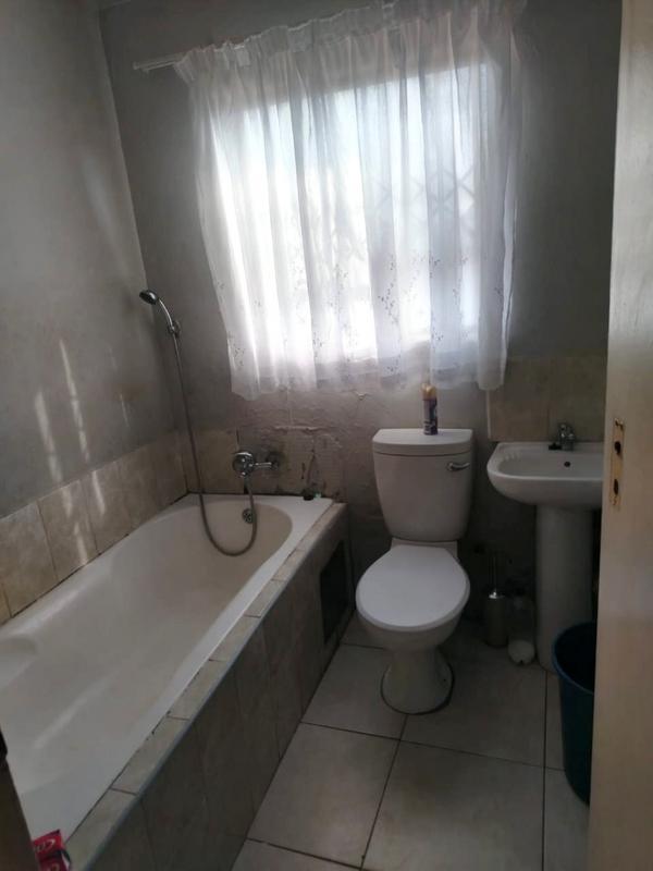 2 Bedroom Property for Sale in Bram Fischerville Gauteng