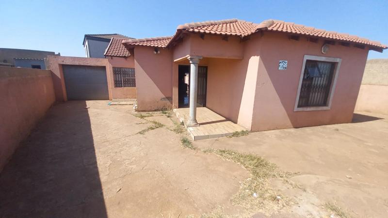 4 Bedroom Property for Sale in Katlehong South Gauteng