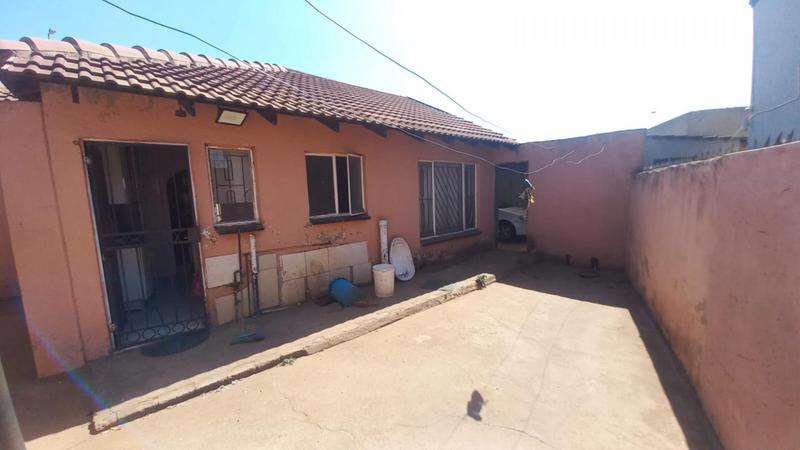 4 Bedroom Property for Sale in Katlehong South Gauteng