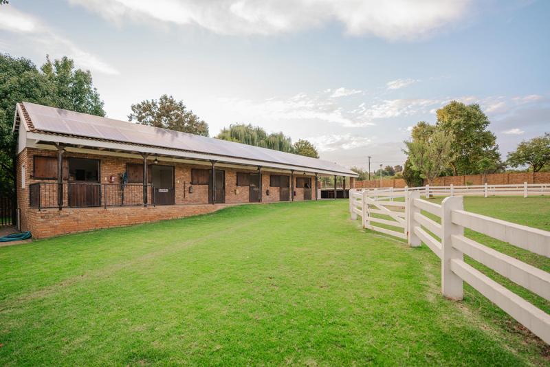 6 Bedroom Property for Sale in Randjesfontein A H Gauteng