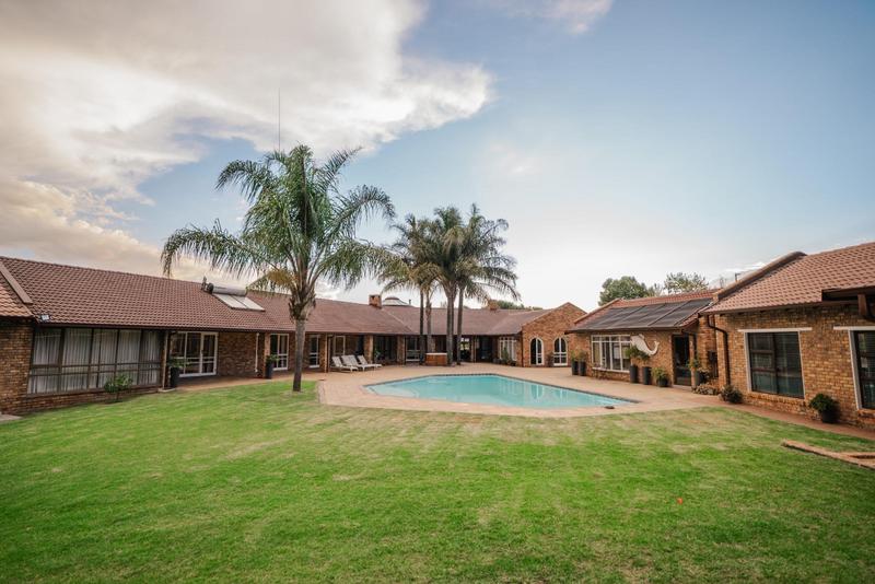 6 Bedroom Property for Sale in Randjesfontein A H Gauteng