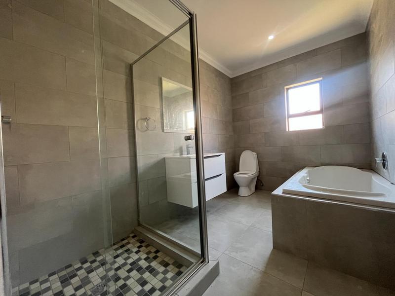 3 Bedroom Property for Sale in Broadacres Gauteng