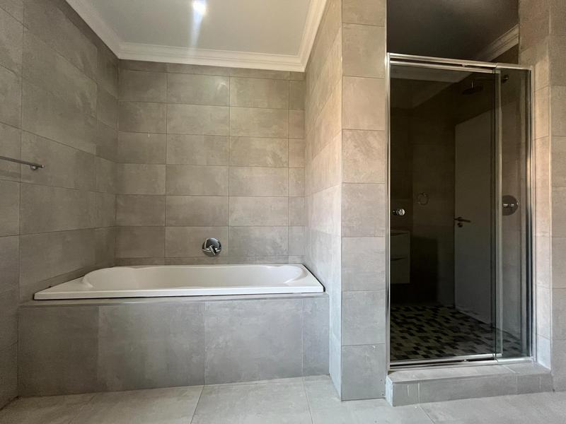 3 Bedroom Property for Sale in Broadacres Gauteng