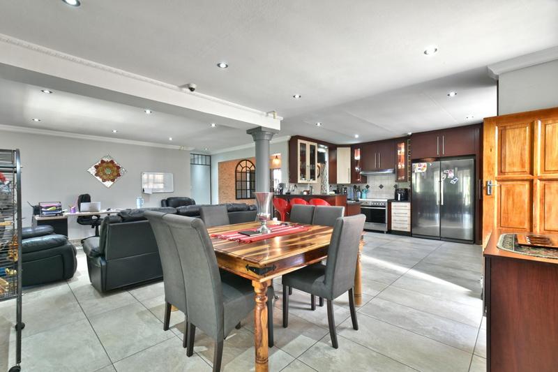 3 Bedroom Property for Sale in Glenvista Gauteng