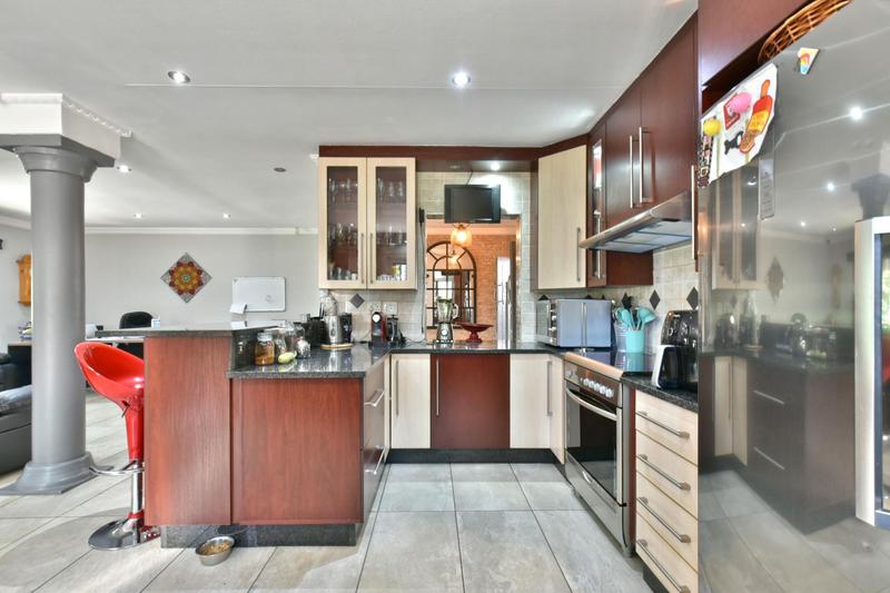 3 Bedroom Property for Sale in Glenvista Gauteng