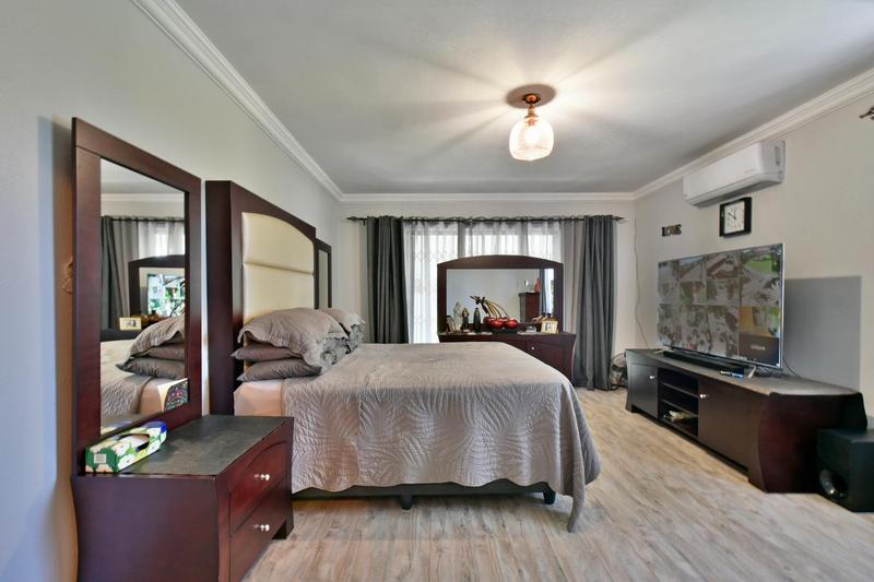 3 Bedroom Property for Sale in Glenvista Gauteng