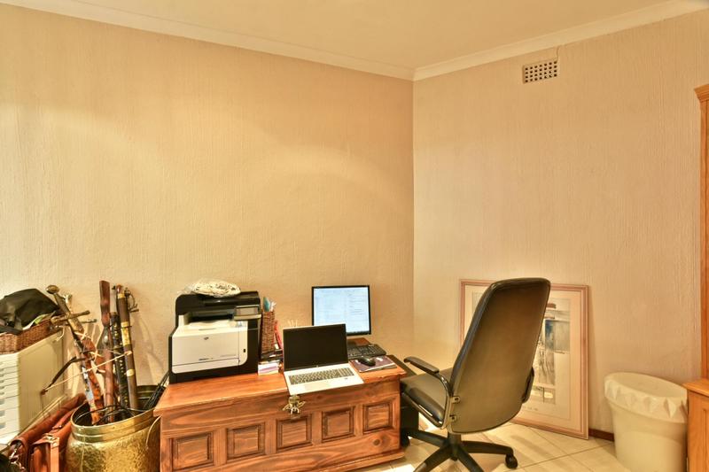 3 Bedroom Property for Sale in Glenvista Gauteng