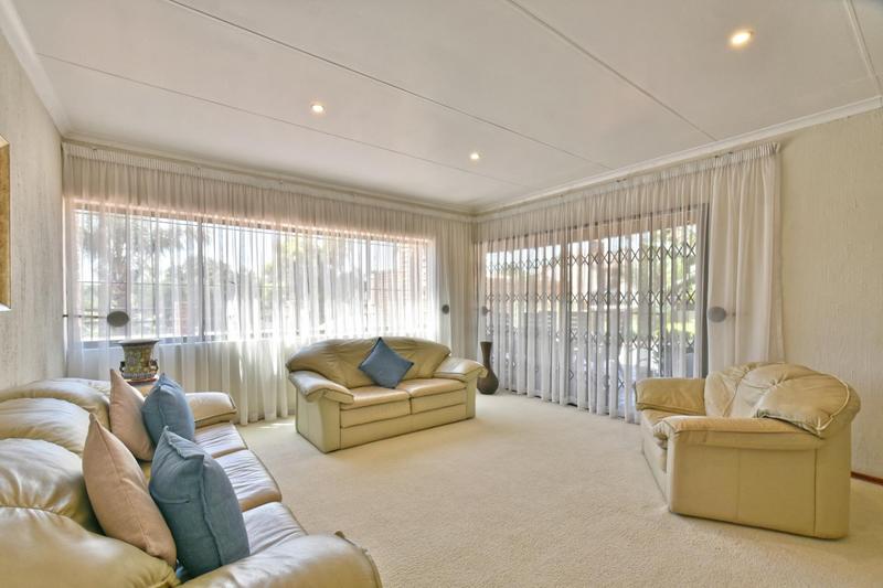 3 Bedroom Property for Sale in Glenvista Gauteng