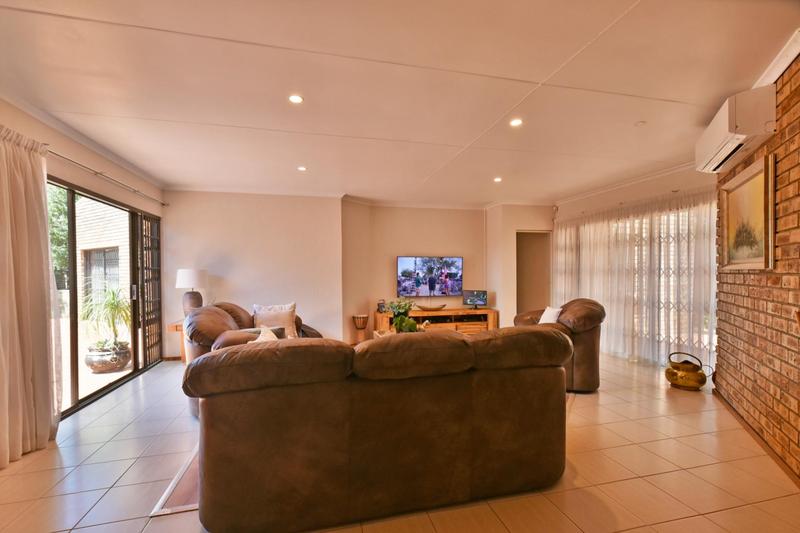3 Bedroom Property for Sale in Glenvista Gauteng
