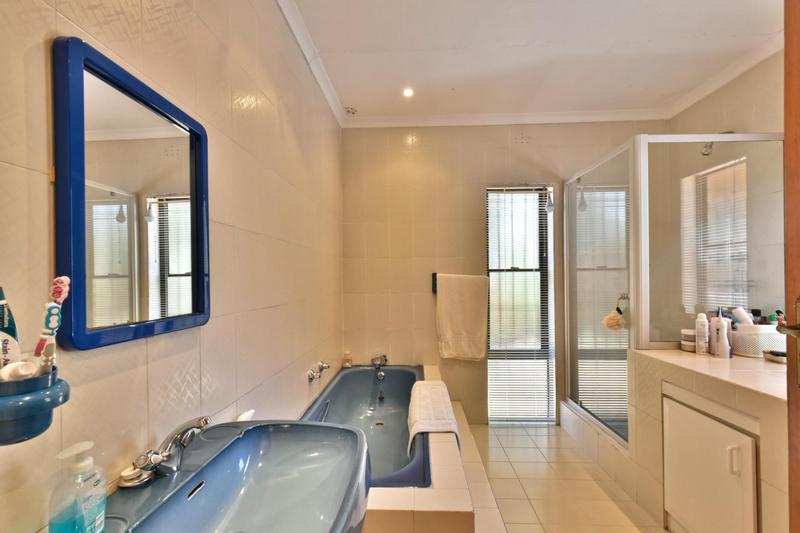 3 Bedroom Property for Sale in Glenvista Gauteng