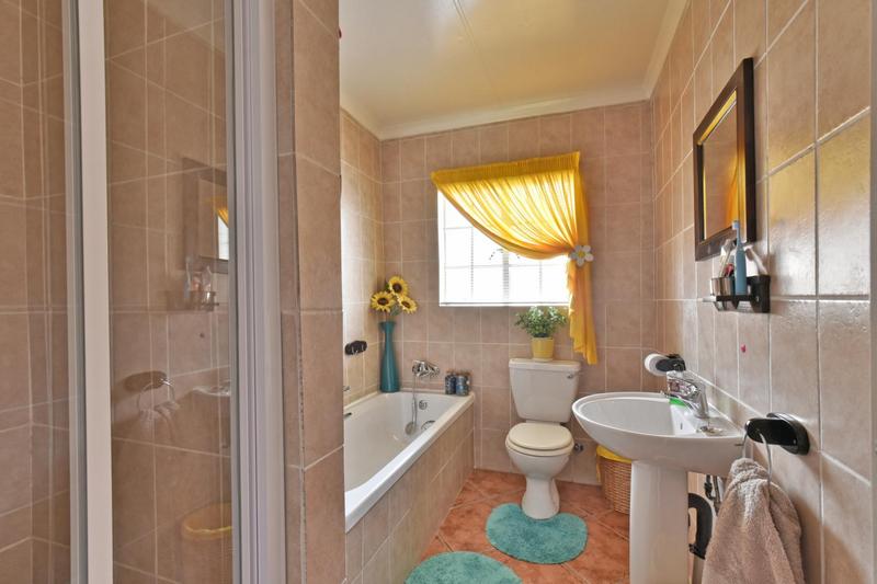 3 Bedroom Property for Sale in Wilgeheuwel Gauteng