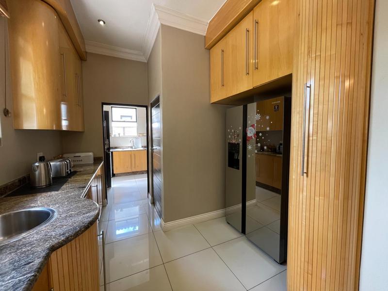 To Let 5 Bedroom Property for Rent in Midstream Estate Gauteng