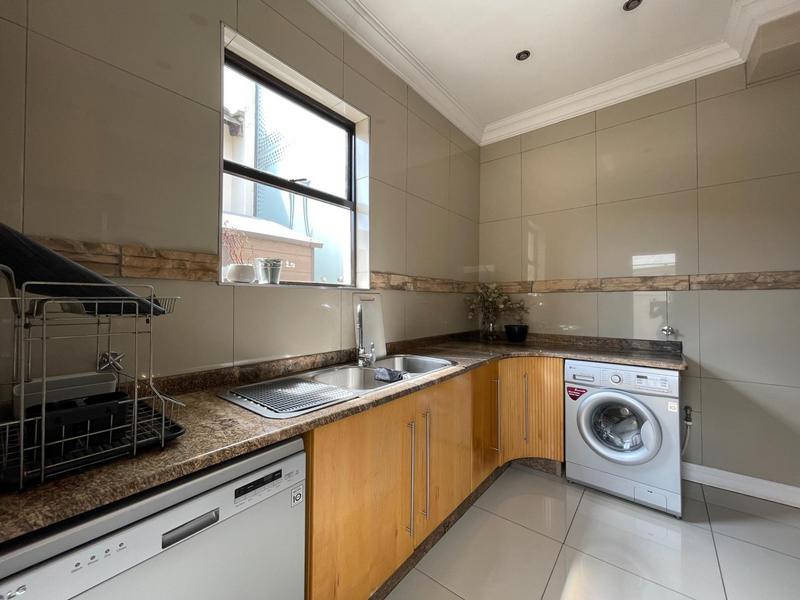 To Let 5 Bedroom Property for Rent in Midstream Estate Gauteng