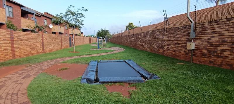 2 Bedroom Property for Sale in La Montagne Gauteng
