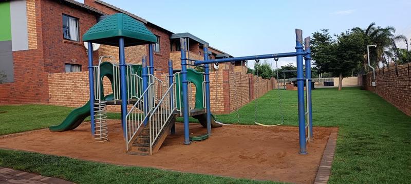 2 Bedroom Property for Sale in La Montagne Gauteng