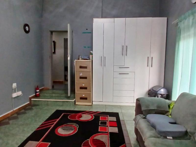 6 Bedroom Property for Sale in Birchleigh Gauteng