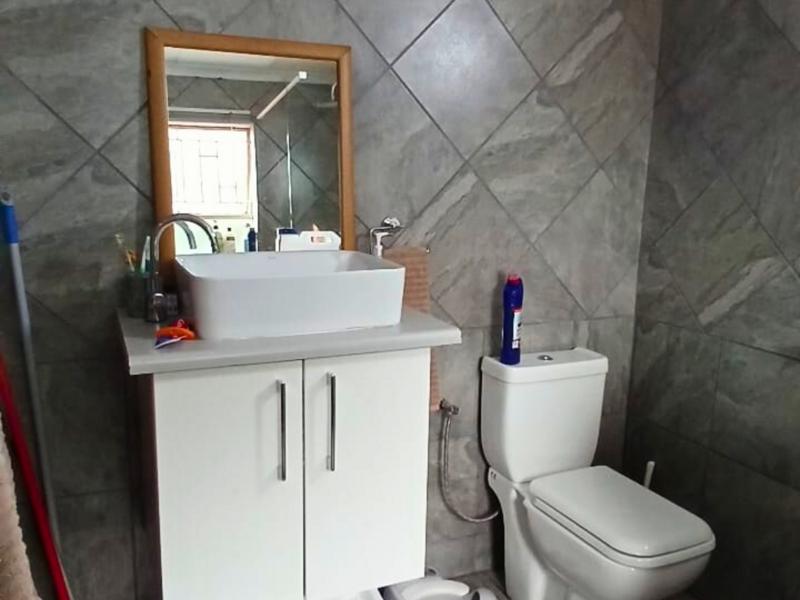 6 Bedroom Property for Sale in Birchleigh Gauteng