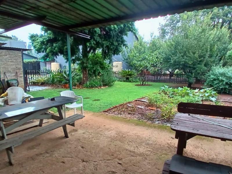 6 Bedroom Property for Sale in Birchleigh Gauteng