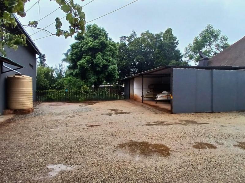 6 Bedroom Property for Sale in Birchleigh Gauteng