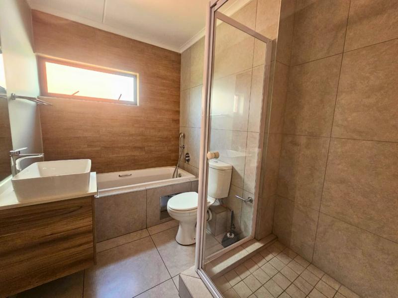 2 Bedroom Property for Sale in Glen Marais Gauteng