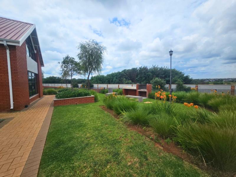 2 Bedroom Property for Sale in Glen Marais Gauteng