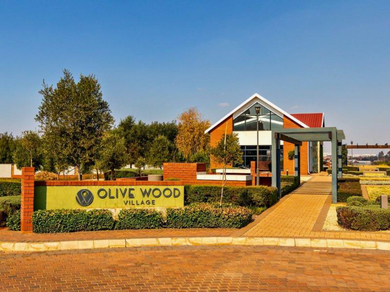 2 Bedroom Property for Sale in Glen Marais Gauteng