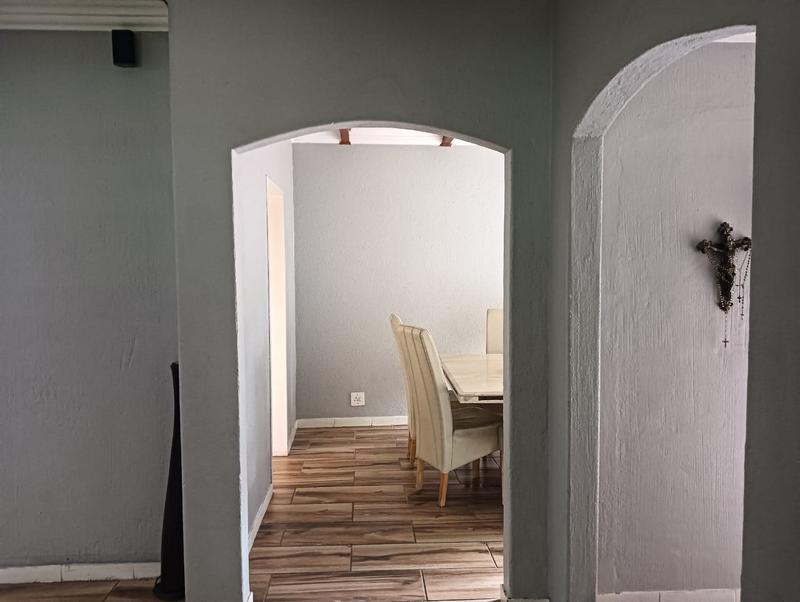 4 Bedroom Property for Sale in Farrarmere Gauteng