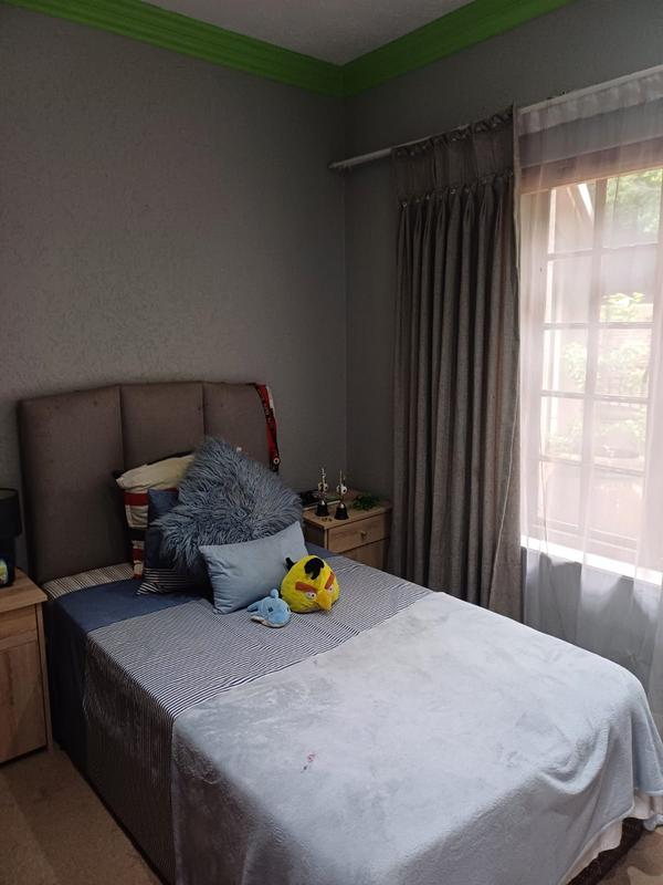4 Bedroom Property for Sale in Farrarmere Gauteng