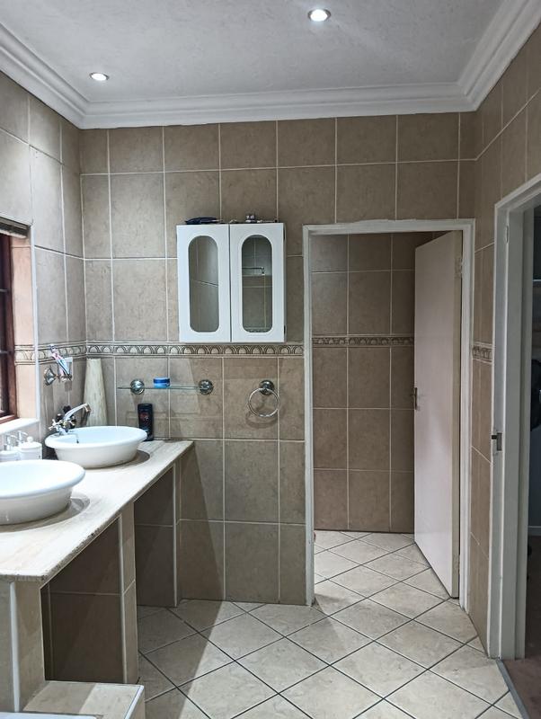 4 Bedroom Property for Sale in Farrarmere Gauteng