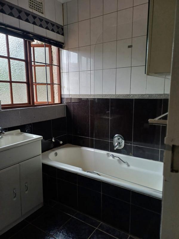 4 Bedroom Property for Sale in Farrarmere Gauteng